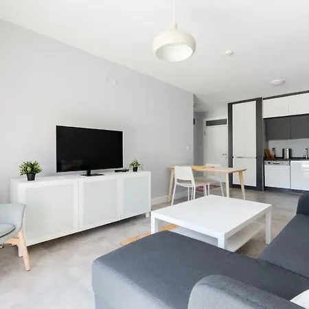 Luminous Flat 7 Min To Arcadium Mall In Apartment
